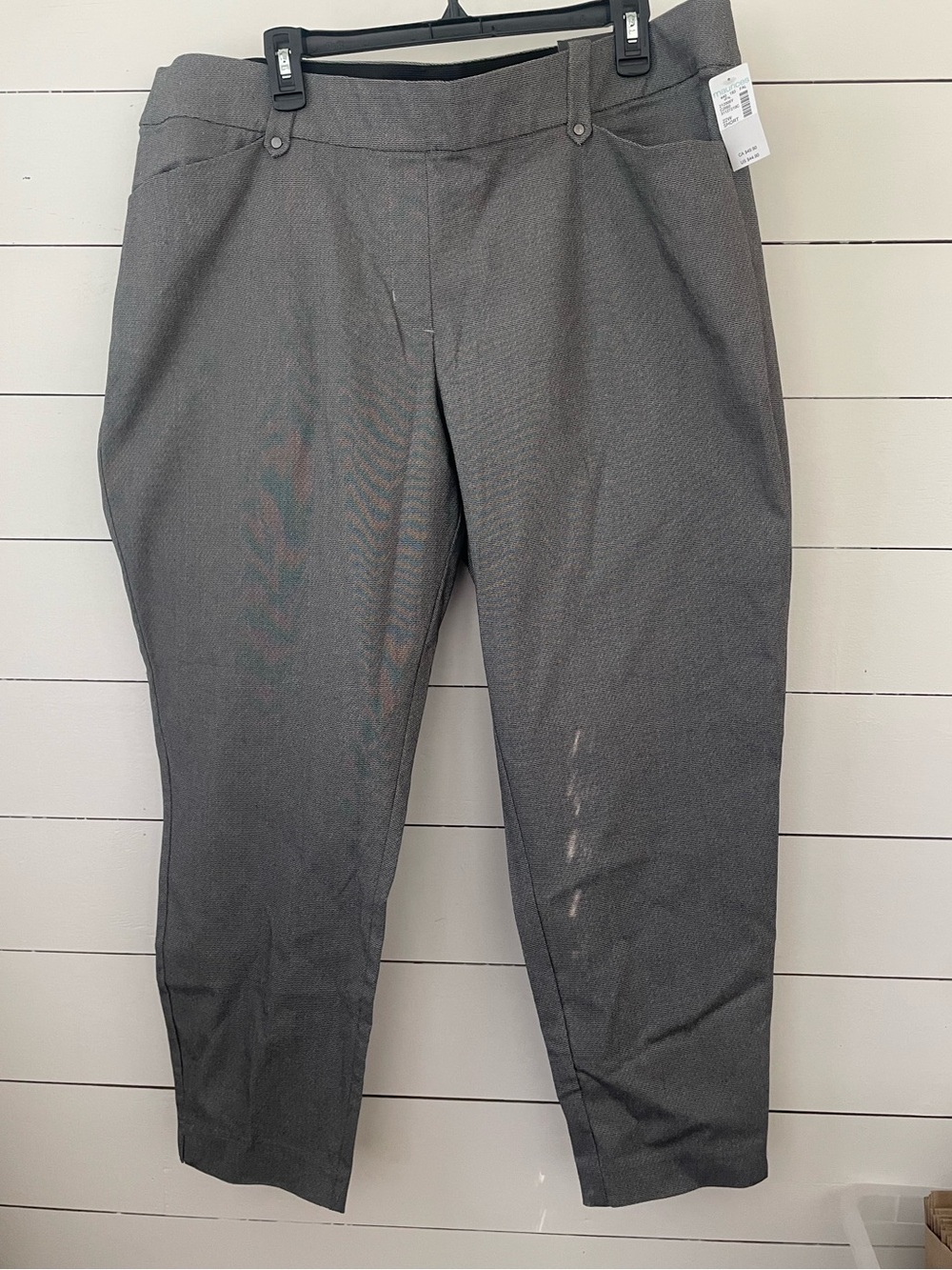 Maurice’s Pull On SKINNY Ankle SHORt 22W
